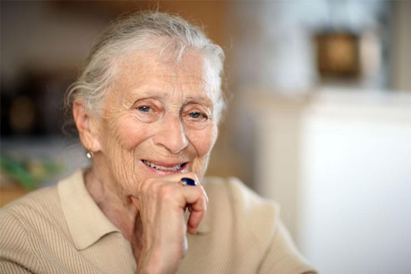老年人白内障的治疗方式 老年人预防白内障 预防白内障的方法
