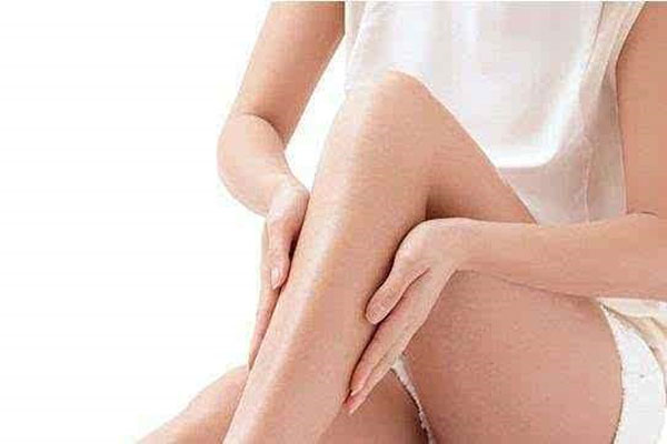 导致水肿腿原因 如何消除水肿腿 如何美腿塑型