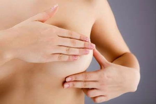 如何进行乳房自检 乳房妇科疾病种类 乳房硬块反应的妇科疾病