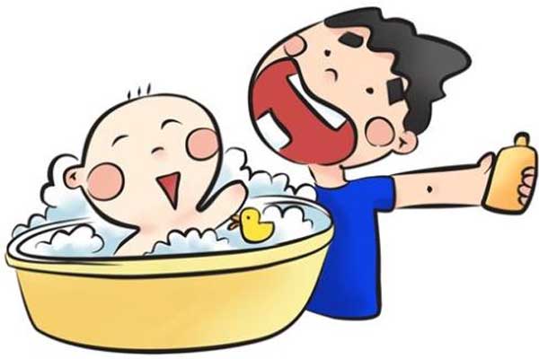 多久给新生儿洗一次头是正确的 多久给宝宝洗头比较好 刚出生宝宝可以