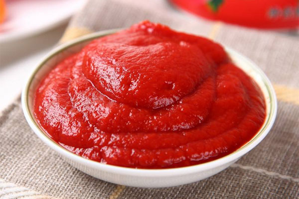 老年人吃西红柿酱促消化 老年人吃西红柿酱预防心脑血管疾病