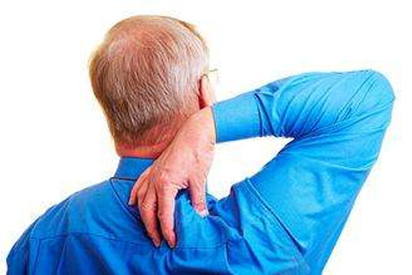老年人肩周炎的治疗方式 老年人肩周炎的病因 老年疾病