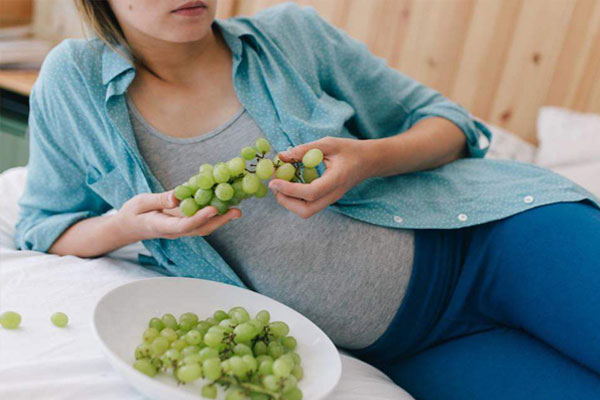 孕期吃葡萄好处多 4类孕妇最好不要吃葡萄 孕期吃葡萄有哪些好处