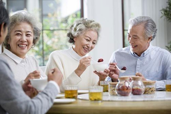 冬季是许多病复发的季节 冬季老人的食欲和免疫力会下降