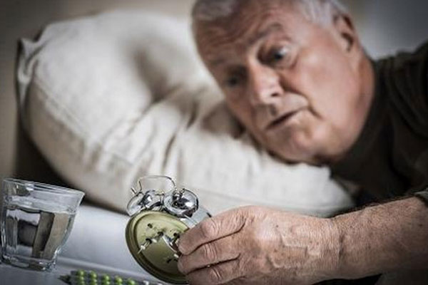 老人夜尿多的原因有哪些 老人如何减少起夜次数