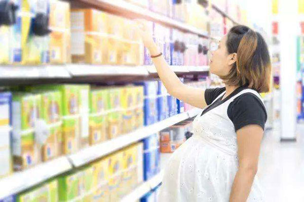 孕妇吃奶粉好还是钙片好,孕妇奶粉,吃奶粉好还是钙片好,精朗迪系列