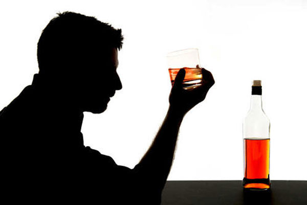 男人喝酒应酬,喝酒伤身体,如何快速解酒