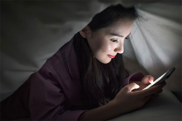 经常熬夜的女人注意调养 女性熬夜保护好眼睛