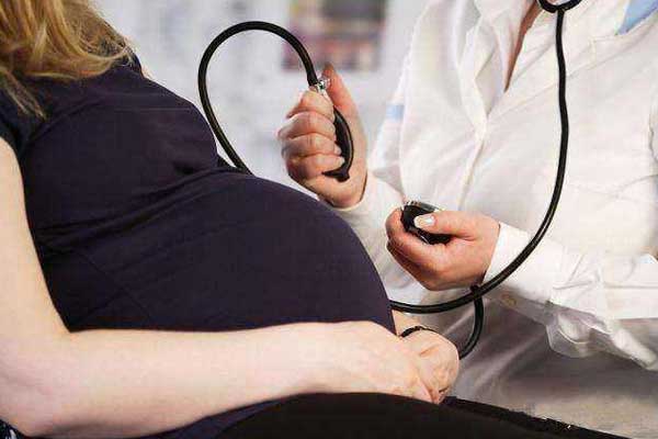 建议孕妇考虑剖腹产的因素