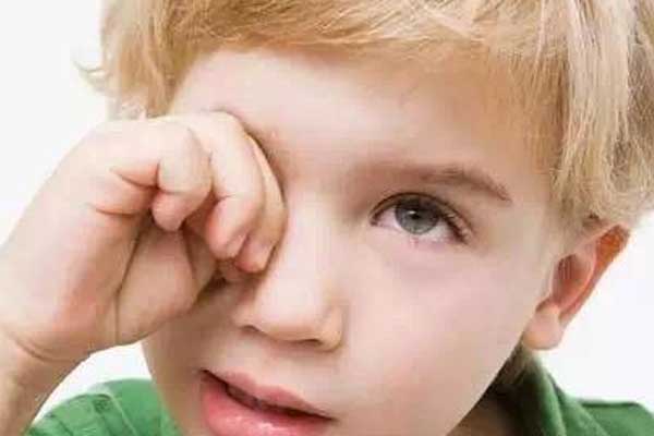 干眼症的症状,导致孩子干眼症的行为