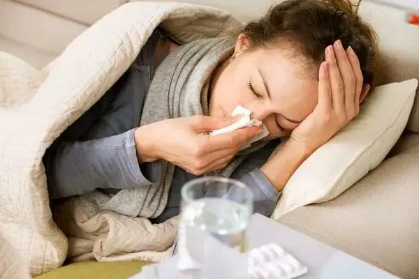 过敏性鼻炎和感冒如何区别？从这4个方面